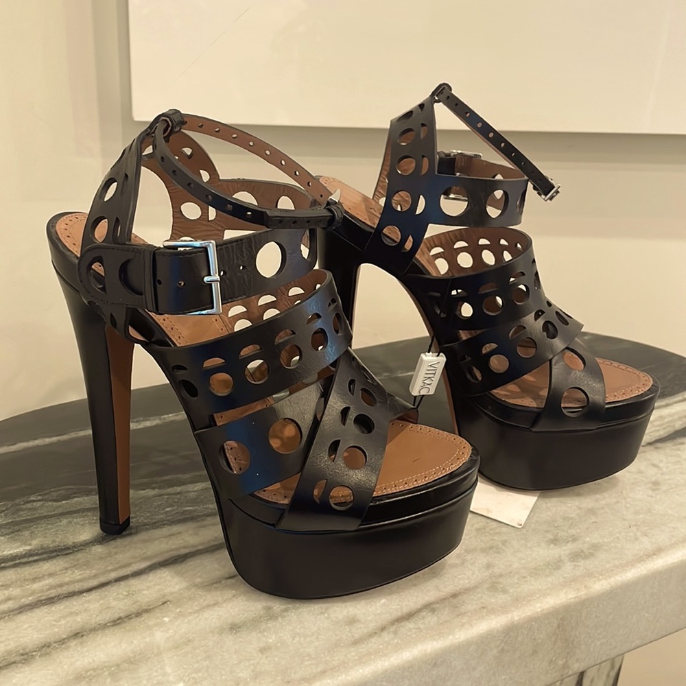 * Brand New w/Tags. Alaia Paris Azzedine Shoes, Black leather Size: EU 37 US 7